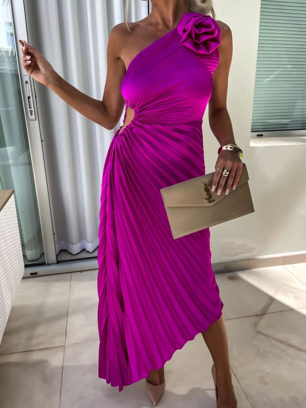 Ins Pleated One-shoulder Dress With Big Rose Flower Fashionable Sexy Evening Party Club Asymmetrical Dress - Image 7