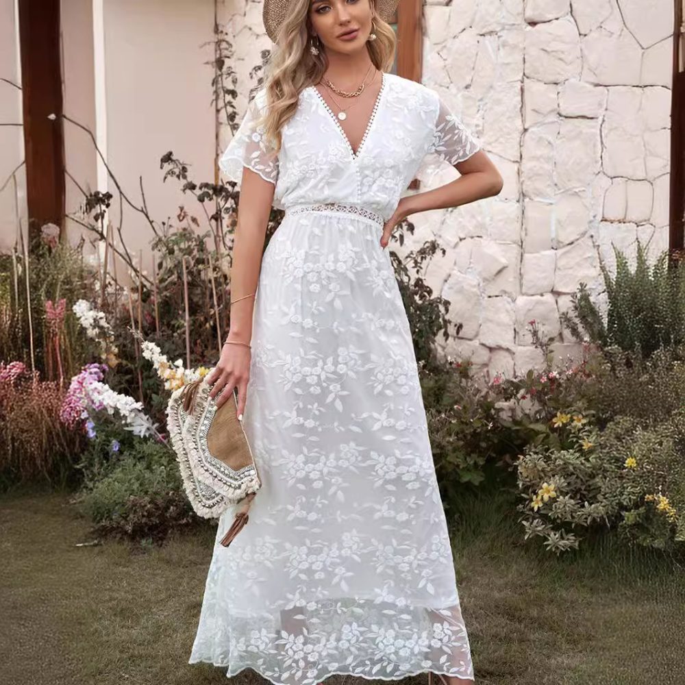 Women's Solid Color Lace Crocheted Hollow Dress - Image 2