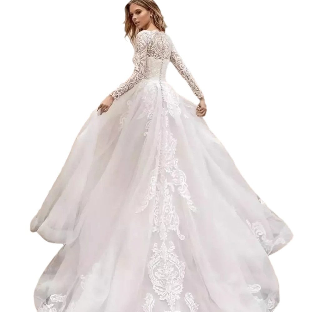 Long Sleeve Exquisite Wedding Dress - Image 5