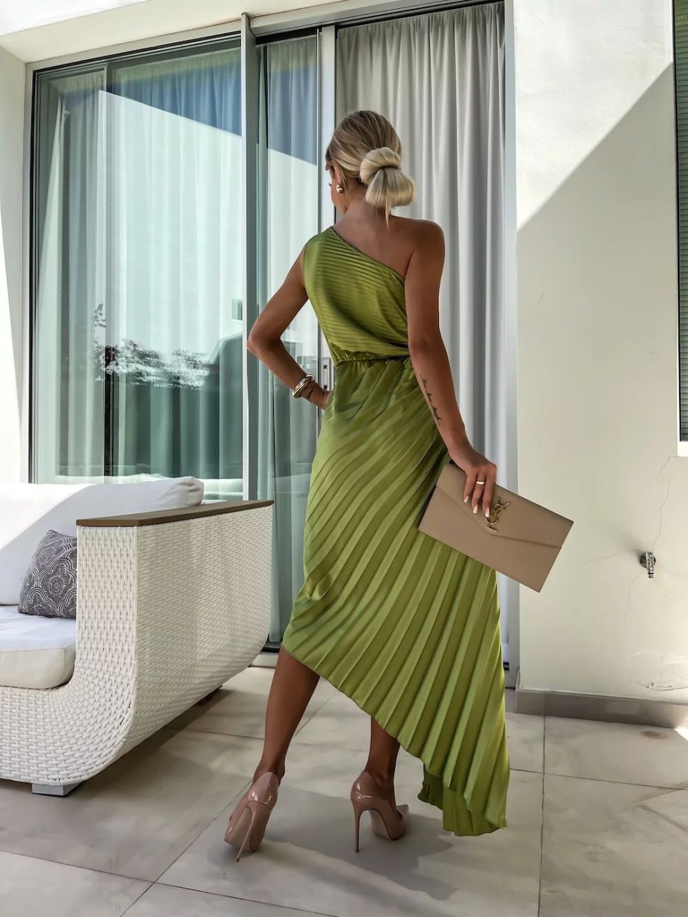 Ins Pleated One-shoulder Dress With Big Rose Flower Fashionable Sexy Evening Party Club Asymmetrical Dress - Image 9