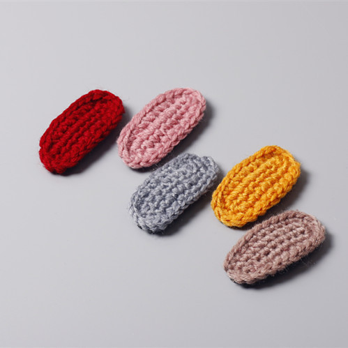 Hand knitting hairpin