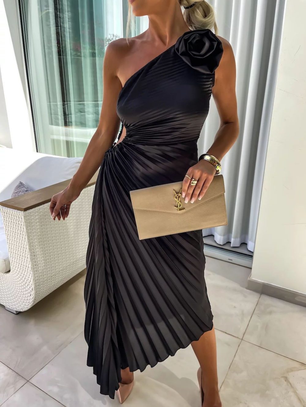 Ins Pleated One-shoulder Dress With Big Rose Flower Fashionable Sexy Evening Party Club Asymmetrical Dress - Image 3