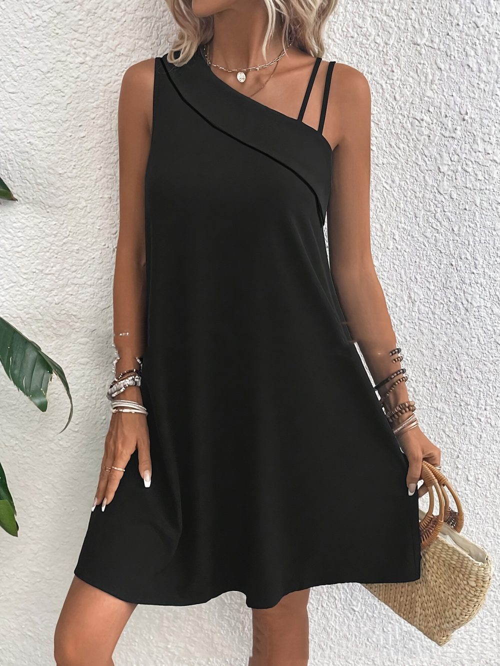 Asymmetric One-shoulder Sleeveless Sling Dress - Image 5
